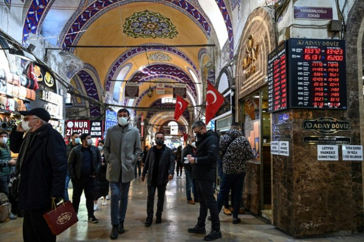 Turkish consumers have been hit hard by the drop in the value of the lira and the consequent rise in prices of imported goods, which has sent the annual inflation rate to over 21 percent