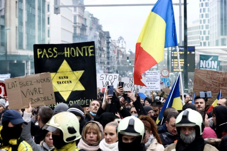 Some Belgian demonstrators compared their being obliged to carry a coronavirus vaccine certificate to the treatment of Jews in Nazi Germany