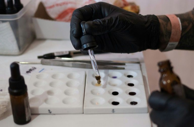 An initiative named Echele Cabeza carries out about 250 drug purity tests every month at clubs and festivals or at its headquarters in Bogota