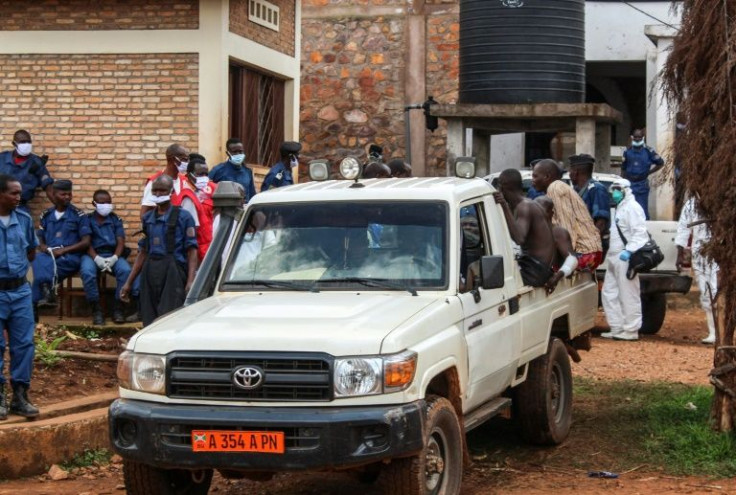 Injured people were transferred from the prison to hospital in pick-up trucks