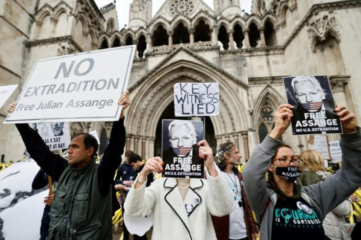 The US government is challenging a London court ruling not to extradite Julian Assange to face charges relating to WikiLeaks' 2010 publication of classified US military documents about the wars in Afghanistan and Iraq