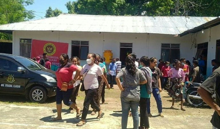 The quake struck in the Flores Sea around 100 km north of the town of Maumere, where it sparked terror