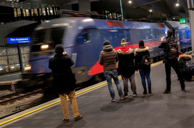 Visitors watched the departure of the first Nightjet train between Vienna and Paris