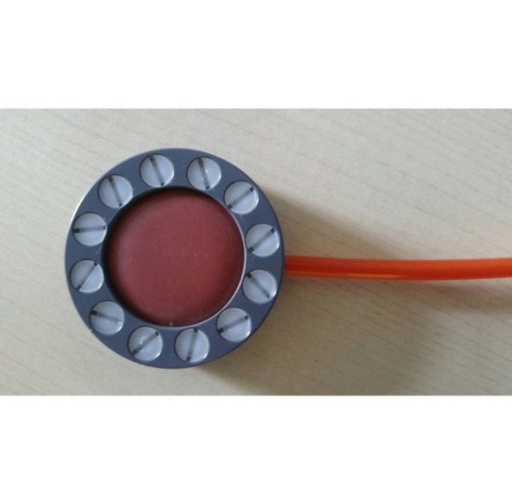 A device for sensory-tactile stimulation of the clitoral region