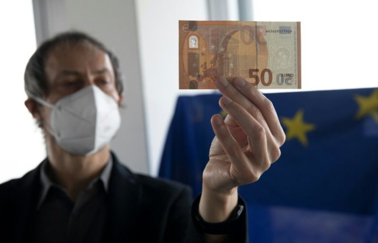 "If you look carefully at a banknote, the quality of a fake is generally pretty bad, it should be easy to spot," says ECB counterfeit bill expert Eric Languillat
