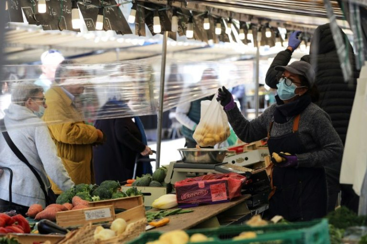 No more plastic bags and packaging for many fruits and veg in France