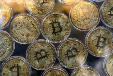 Bitcoin fell to its lowest level in a month as investors shifted out of the crytocurrency following the release of the Federal Reserve minutes