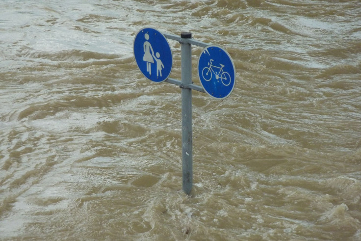 flood-392707_1920