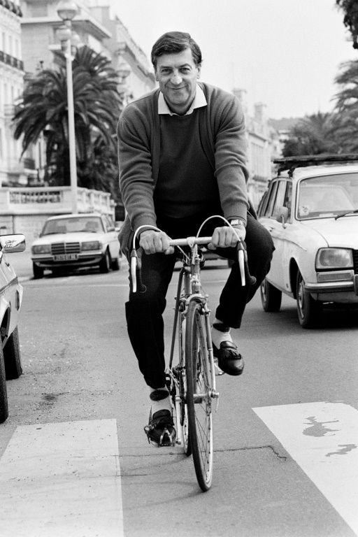Cerruti opened his first shop in Paris in 1967, launching his luxury brand into global fame