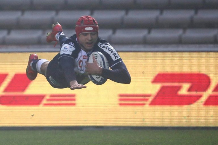 Teenager Louis Bielle-Biarrey scored a hat-trick for Bordeaux Begles in their 45-10 win over Scarlets