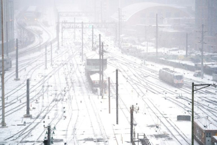 Further heavy snow was expected across a swath of the east coast