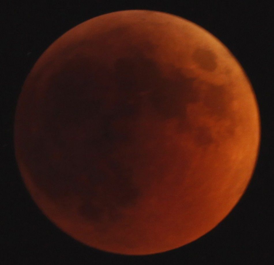 Lunar Eclipse 2011 Top 10 Rarest Moment PHOTOS