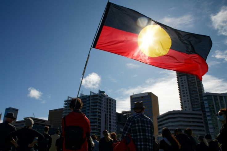 The Australian government has reached a copyright deal with the creator of the Aboriginal flag so that it can be used by all without restriction