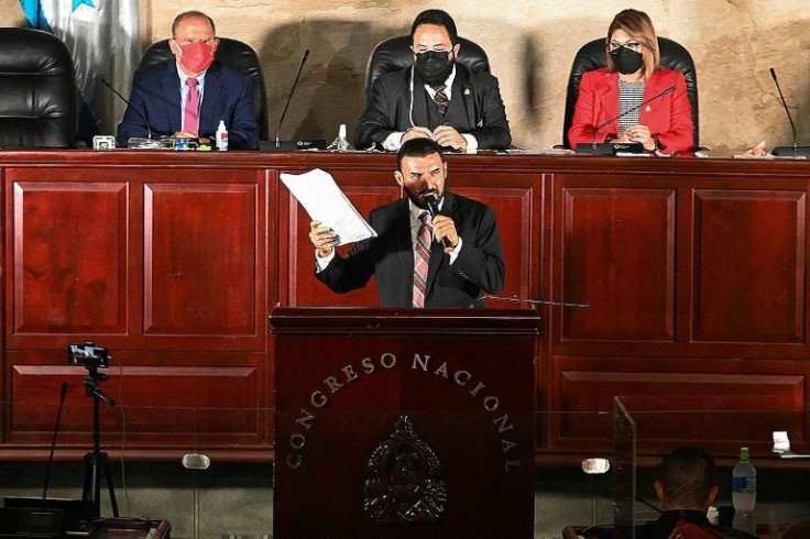 Deputy for the Libertad y Refundacion (LIBRE) party Rassel Tome proposes Luis Redondo for President of the Congress of the Republic's Board of Directors in Tegucigalpa, on January 23, 2022