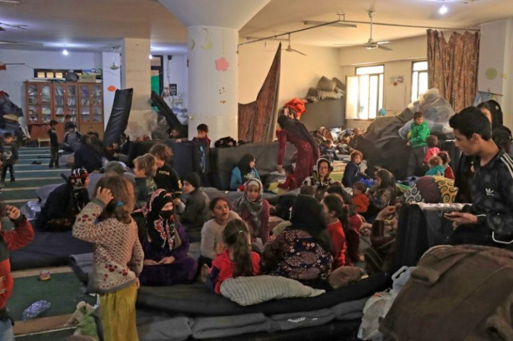 Thousands of Hasakeh residents were forced to flee their homes, some of whom took shelter inside the Mosaab bin Aamir Mosque, when Islamic State group jihadists stormed the prison