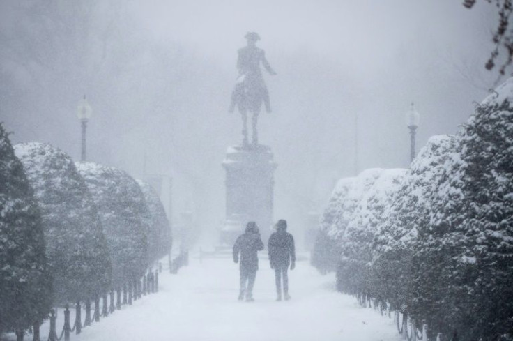 Snowfall in Boston equalled the one-day record of 23.6 inches
