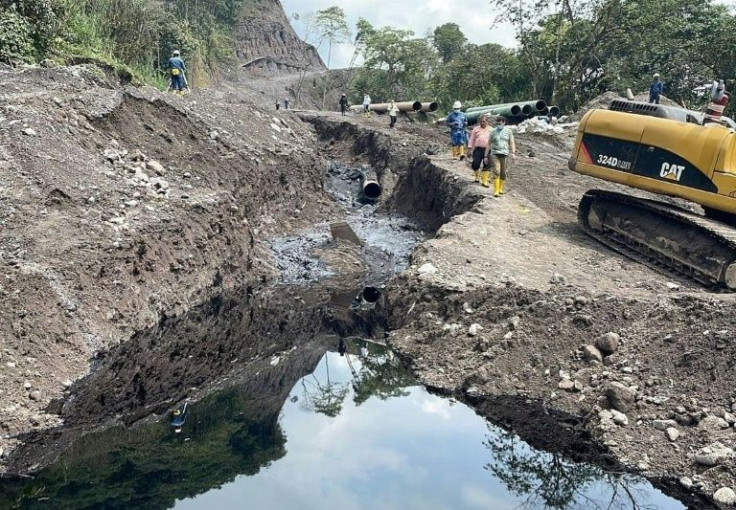 Heavy rains caused a mudslide in the eastern Napo province on Friday, during which a rock struck and ruptured a pipeline owned by private company OCP Ecuador
