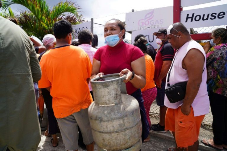 Residents of Tongan capital Nuku'alofa race to stock up on basics ahead of an announced coronavirus lockdown