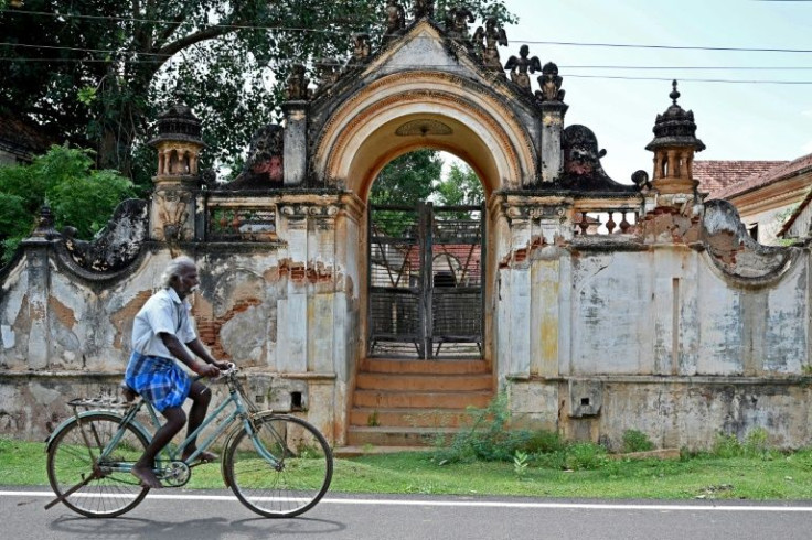 Thousands of mansions in a remote corner of India once housed some of the nation's wealthiest bankers and traders but a century later most of them lie abandoned, their desolate remains a mute testament to lost riches