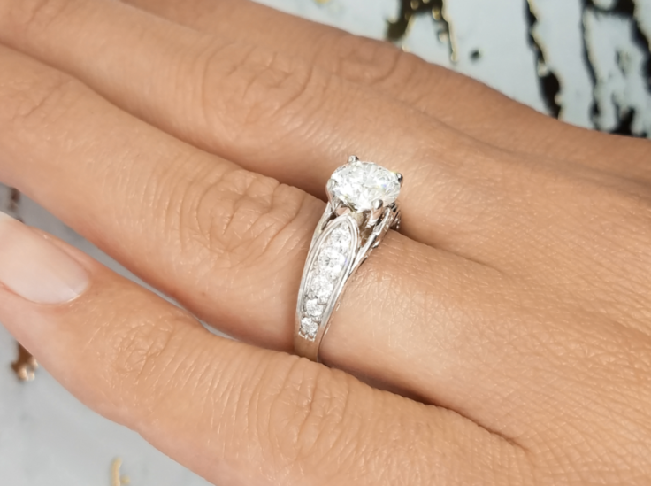 Set your relationship in stone with Mikadoâs unique engagement rings.