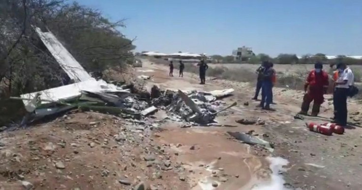 The Cessna 207 single-engine plane belonging to the Aerosantos tourism company came down shortly after takeoff from the small airport of Maria Reiche in Nazca