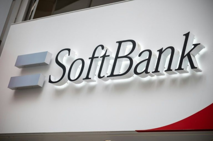 SoftBank said it now plans a public offering of Arm by March 2023