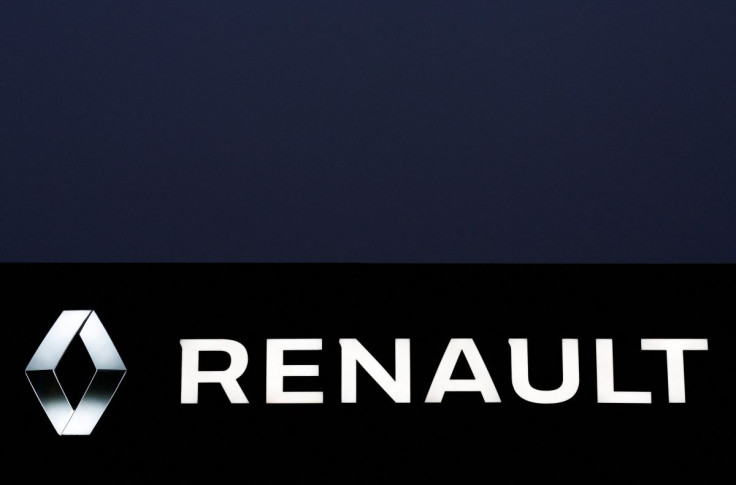 The logo of Renault carmaker is pictured at a dealership in Vertou, near Nantes, France, January 17, 2022. 