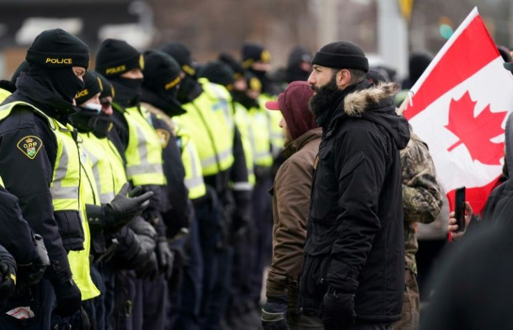 Canadian police moved on February 12, 2022 to evacuate the strategic Ambassador Bridge after protesters angered by Covid-19 restrictions had blocked it for days