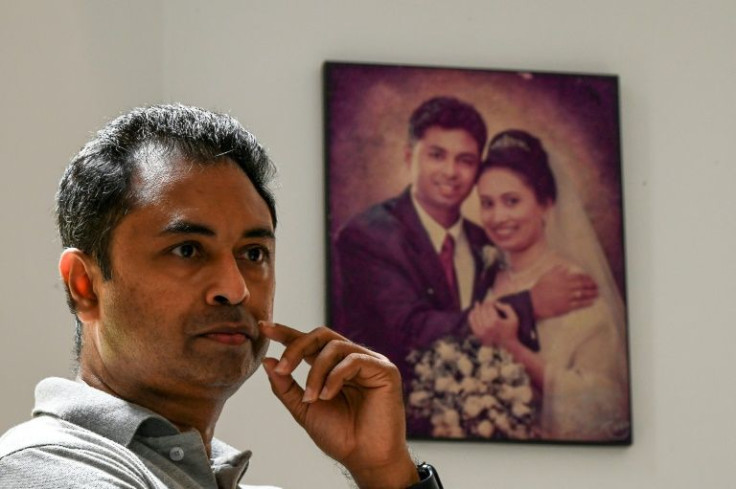 Armed men stormed the home of a high-profile Sri Lankan television journalist Chamuditha Samarawickrama, who has been critical of the government