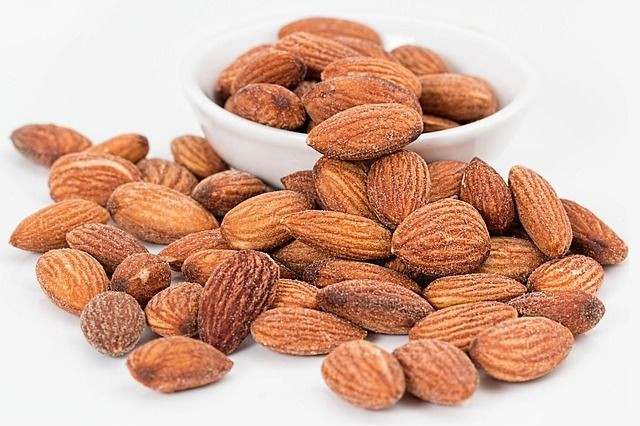 almonds-g3ccaa5836_640