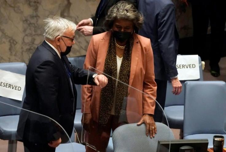 Russian Deputy Foreign Minister Sergey Vershinin (L) and US Ambassador to the United Nations Linda Thomas-Greenfield speak at the UN Security Council on February 17, 2022