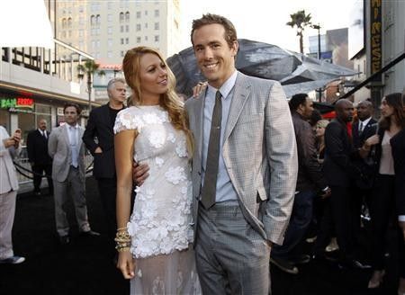 Cast members Ryan Reynolds and Blake Lively pose at the premiere of 039039Green Lantern039039 at the Grauman039s Chinese theatre in Hollywood, California June 15, 2011.