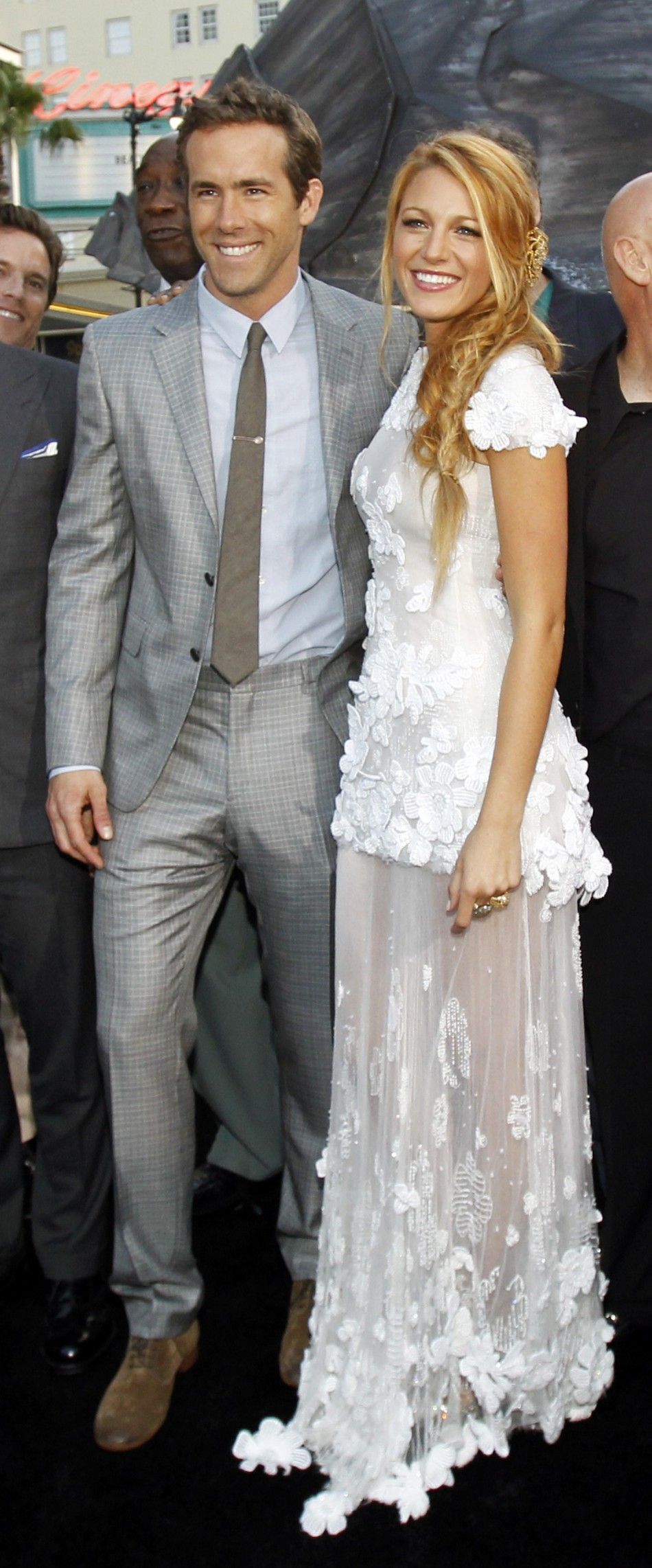 Cast members Ryan Reynolds and Blake Lively pose at the premiere of quotGreen Lanternquot at the Graumans Chinese theatre in Hollywood, California June 15, 2011. The movie opens in the U.S. on June 17. 