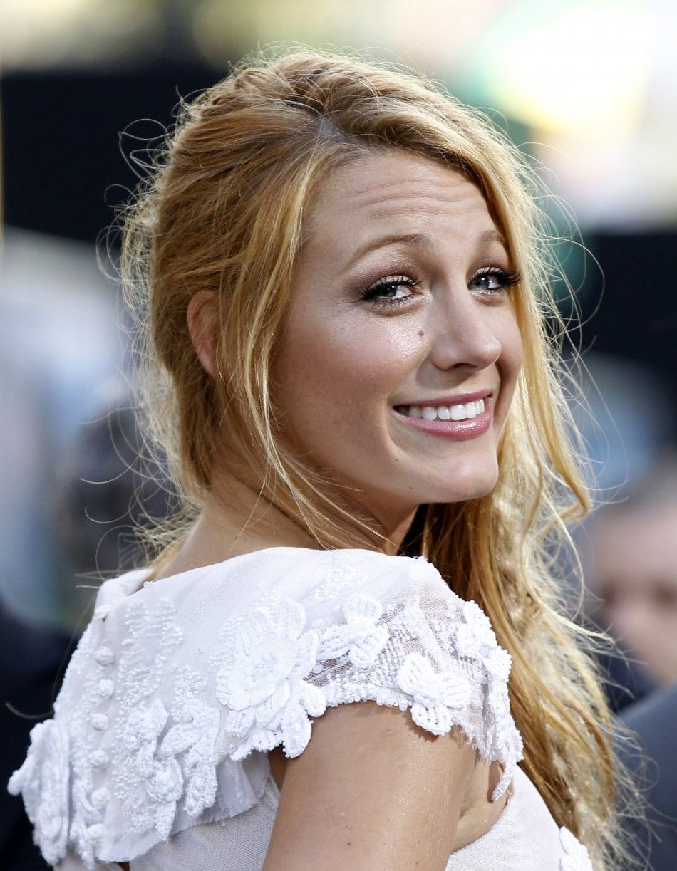 Cast member Blake Lively poses at the premiere of quotGreen Lanternquot at the Graumans Chinese theatre in Hollywood, California June 15, 2011. The movie opens in the U.S. on June 17. 