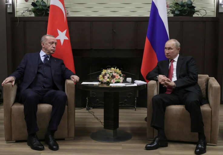 Russian President Vladimir Putin attends a meeting with Turkish President Tayyip Erdogan in Sochi, Russia September 29, 2021. Sputnik/Vladimir Smirnov/Pool via REUTERS ATTENTION EDITORS - THIS IMAGE WAS PROVIDED BY A THIRD PARTY./File Photo