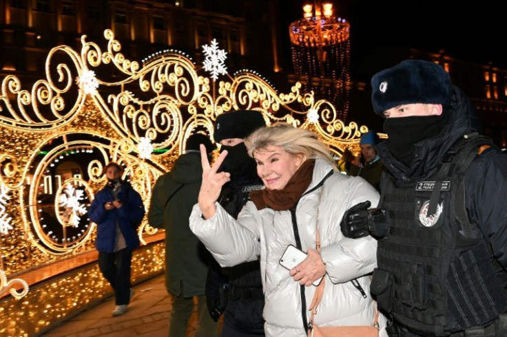 After hundreds of arrests at the first anti-war demos in Russia, the movement has gone online