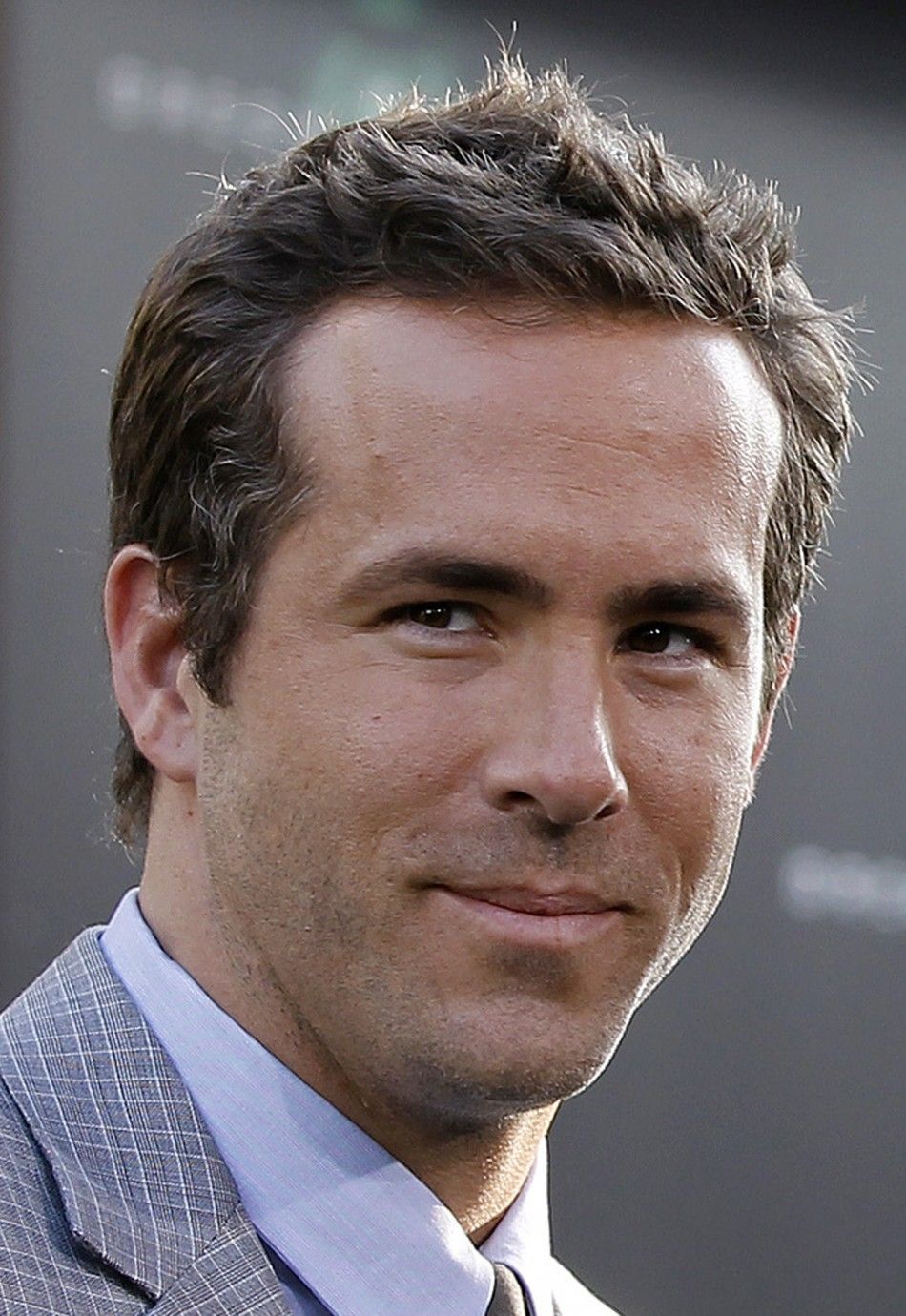 Cast member Ryan Reynolds poses at the premiere of quotGreen Lanternquot at the Graumans Chinese theatre in Hollywood, California June 15, 2011. The movie opens in the U.S. on June 17.