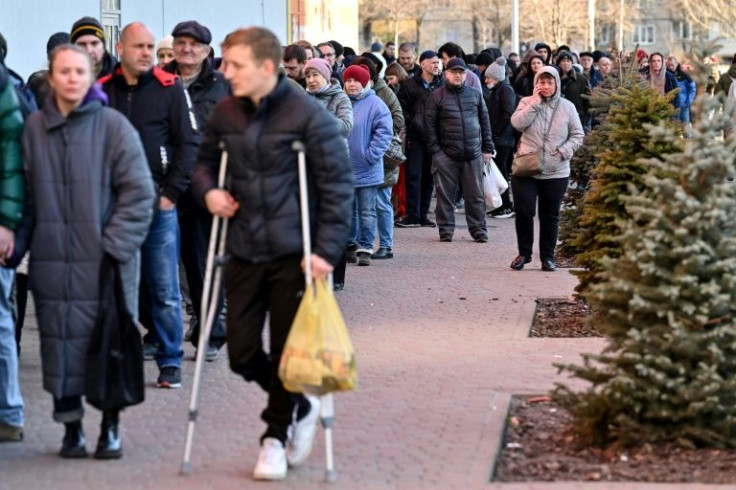 There were long lines outside supermarkets in Kyiv Monday as the curfew lifted