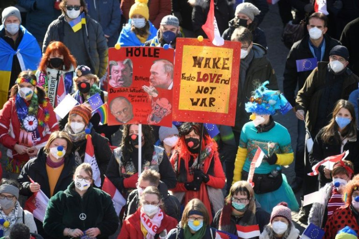 Up to 250,000 people take part in a peace march for Ukraine replacing the traditional Rose Monday carnival in Cologne