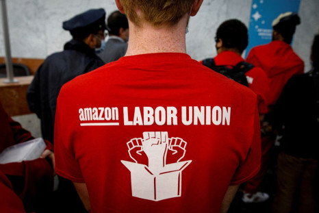 Amazon workers arrive with paperwork to unionize at the NLRB office in Brooklyn, New York, U.S., October 25, 2021. 