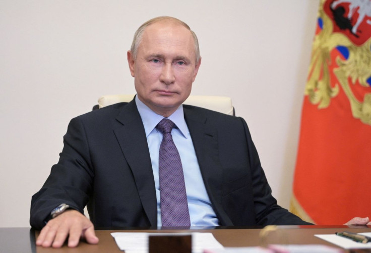 Russia's President Vladimir Putin attends the launching ceremony of the new Euro+ combined oil refining unit at the Gazprom Neft Moscow Refinery, via video link at the Novo-Ogaryovo state residence outside Moscow, Russia July 23, 2020. Sputnik/Alexei Druz