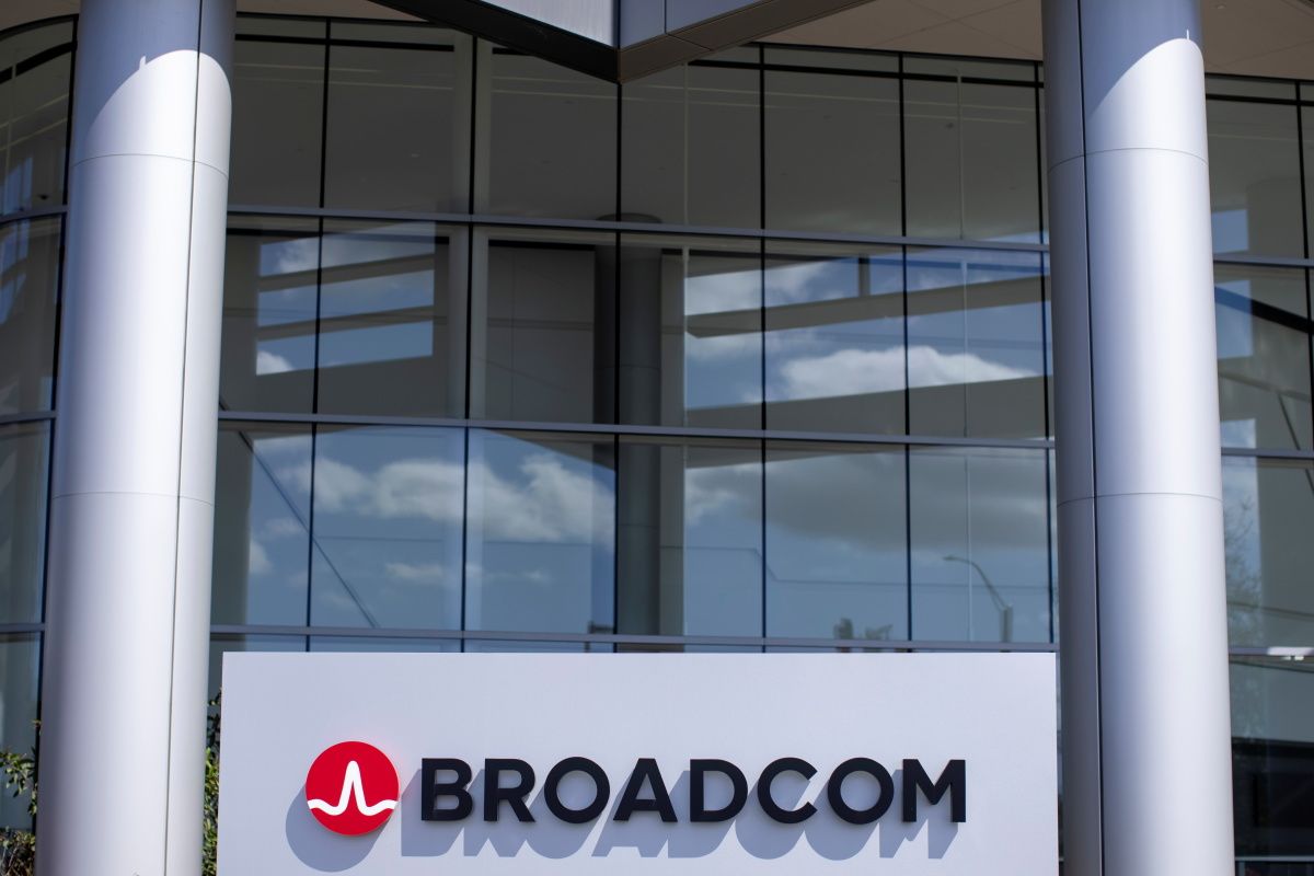 Chipmaker Broadcom To Buy VMware In $61 Billion Deal | IBTimes