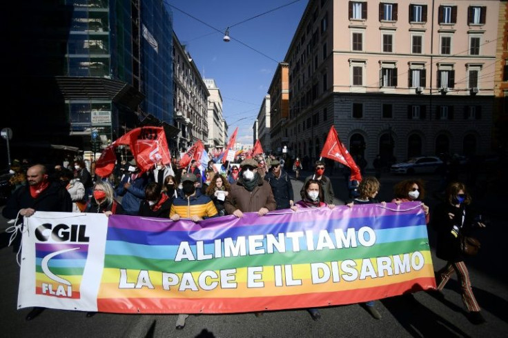 In the centre of Rome, unions and organisations rallied in a large 'procession of peace'