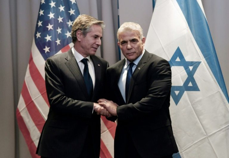 US Secretary of State Antony Blinken (l) with Israeli Foreign Minister Yair Lapid in Riga
