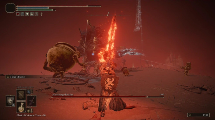 Several NPCs can be summoned during the fight against Radahn - Elden Ring