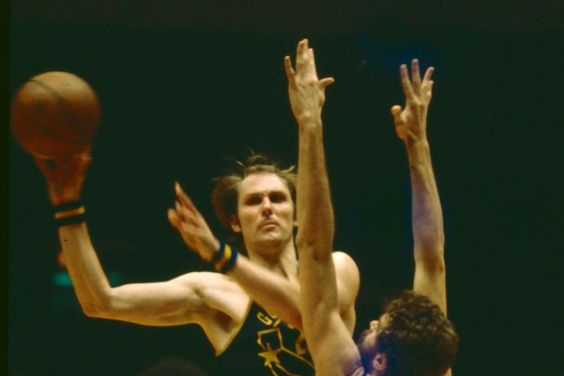 Rick Barry of the Golden State Warriors
