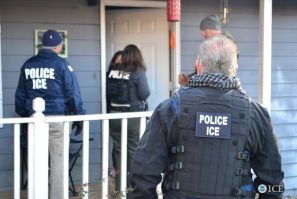 U.S. Immigration and Customs Enforcement (ICE) officers conduct a targeted enforcement operation in Atlanta, Georgia, U.S. on February 9, 2017.  Courtesy Bryan Cox/U.S. Immigration and Customs Enforcement via REUTERS   