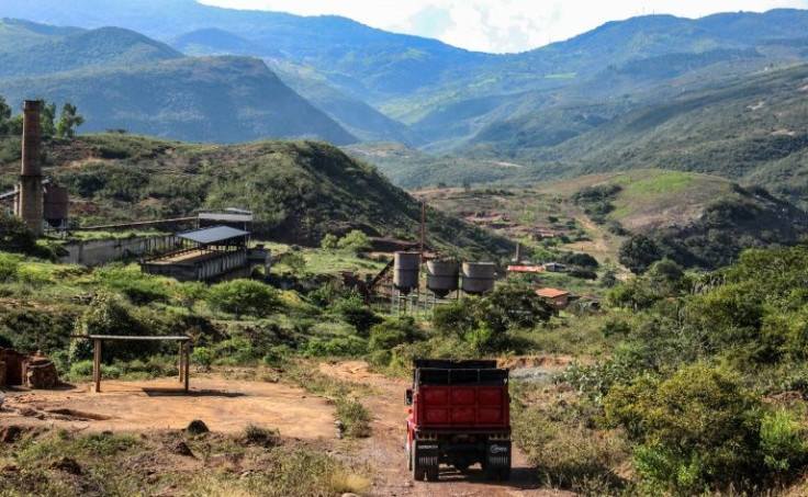 The coal mined in Lobatera is loaded onto trucks and taken to Colombia or the neighbouring state of Merida to be sold