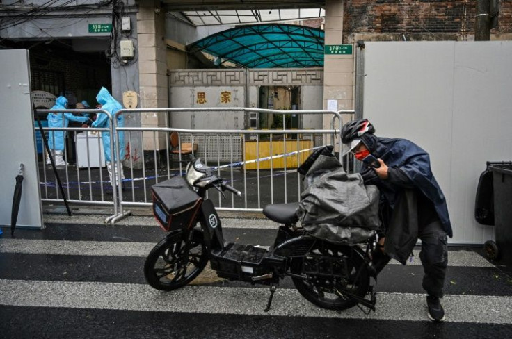 Food runners report they are currently making up to 100 deliveries a day, which are often left outside housing complexes to avoid human contact
