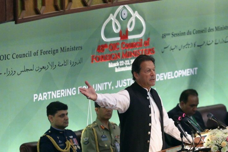 Pakistanâs Prime Minister Imran Khan gives the keynote speech at the 48th meeting of the Organisation of Islamic Cooperation (OIC) Council of Foreign Ministers, with the theme being âBuilding Partnerships for Unity, Justice & Developmentâ, in Islama